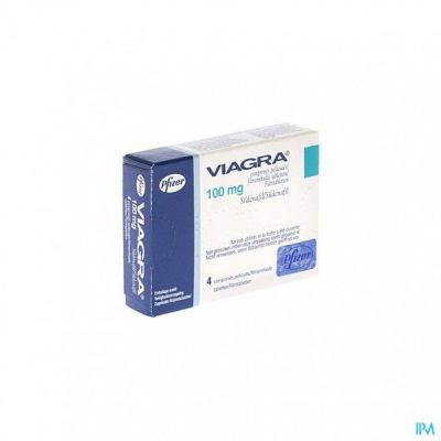 Viagra erectiepillen zijn receptplichtige medicijnen. Dit houdt in dat Viagra zonder recept niet verkocht mag worden in Nederland. U heeft daarvoor een recept nodig van een dokter om echte Viagra erectiepillen te kunnen kopen. Bij onze partners kunt u echte Viagra bestellen na een online consult van een officiële arts en na diens akkoord.
Pas op, Viagra die u op het internet zonder recept kunt kopen zijn in de meeste gevallen nep Viagra pillen. Het gaat dan om Viagra die nagemaakt is. Het gebruik van nep Viagra pillen kan gezondheidsrisico’s met zich meebrengen.
Dit komt omdat er geen controle is op de productie en samenstelling van deze nep Viagra pillen. Gebruik dus alleen Viagra pillen die u met een recept heeft besteld.

Viagra erectiepillen bestellen zonder recept van uw eigen arts
Veel mannen met een erectiestoornis voelen een schaamte om hier met hun eigen arts over te praten. https://onlineapotheek.co/ biedt in dit geval een relatief legaal en anoniem alternatief om aan echte Viagra pillen te komen. Bij onze partners kunt u namelijk een online consult krijgen van een echte dokter.
Schrijft deze arts u Viagra pillen voor, dan krijgt u deze pillen anoniem en discreet geleverd. Dit geldt ook voor herhaal bestellingen op recept. Wilt u echte en veilige Viagra bestellen zonder recept, dan kunt u gemakkelijk bij onze partners terecht.

Welke Viagra pillen mogen er niet in Nederland geleverd worden?
Viagra met of zonder recept, iedere Viagra die niet door de geneesmiddelenfabrikant ‘’Pfizer’’ zijn geproduceerd mogen niet in Nederland en in Europa verkocht worden Dit komt omdat de echte Viagra een beschermde merknaam is. Tegenwoordig is het wel mogelijk om erectiepillen die dezelfde werkzame stof als Viagra pillen bevatten(namelijk sildenafil) legaal en veilig aan te kopen. Dit komt omdat het octrooi van fabrikant Pfizer op Viagra in 2013 is verlopen.
Nu mogen andere geneesmiddelfabrikanten de werkende stof sildenafil immers namaken. In onze winkel ziet u diverse merken die de stof sildenafil bevatten. Teva Pharmaceutical Industries doet dit inmiddels. Deze gerenommeerde fabrikant bracht Teva Sildenafil op de markt. Sildenafi Teva mag dus wel in Nederland en Europa verkocht worden.

Sildenafil is er van verschillende fabrikanten
Pfizer Sildenafil is afkomstig van de Amerikaanse fabrikant Pfizer en het andere generieke product Sildenafil is afkomstig van geneesmiddelenfabrikant TEVA Pharmaceutical industries. De reden dat Pfizer Sildenafil duurder is dan andere generieke sildenafil producten komt vanwege de hoge betrouwbaarheid van dit product. Pfizer is immers de fabrikant van ’s werelds populairste erectiemiddel voor de behandeling van erectieproblemen ‘’Viagra’’ en heeft om die reden al tientallen jaren ervaring met dit erectie stimulerende geneesmiddel.

Gebruik van Sildenafil
Neem sildenafil ongeveer 30 minuten voor de seksuele activiteit in met water of vruchtensap. Het verschilt per persoon hoe snel het middel inwerkt. In de meeste gevallen werkt het na 30 tot 60 minuten.

Meer weten over Viagra? Bezoek dan:
https://onlineapotheek.io/viagra-kopen-nederland/
https://onlineapotheek.co/viagra-kopen/